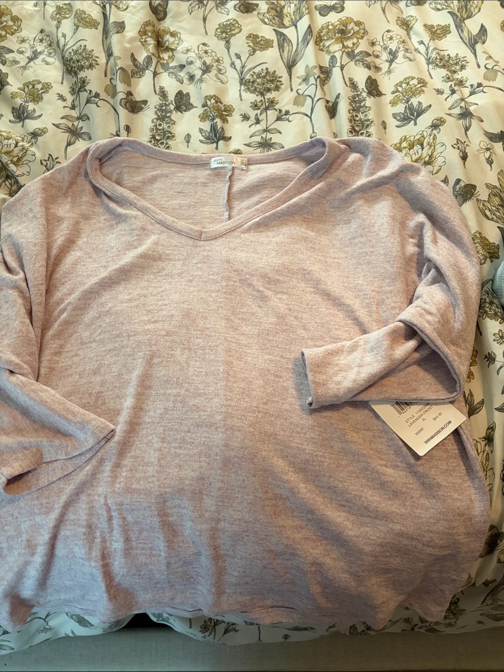 NWT 89th and Madison Light Lavender V-Neck Women's Top - Soft Long Sleeve